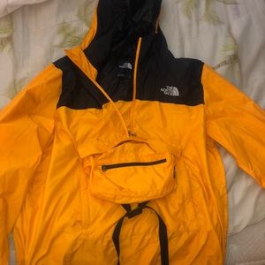 North face wind breaker Size L